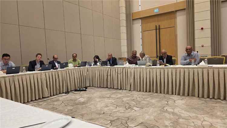 اجتماع موسع بين صندوق صيانة الطرق والبنك الدولي واليونوبس لتعزيز مشاريع الطرق في اليمن