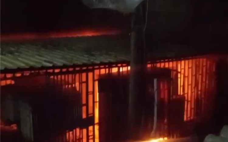 احتراق مولدات كهرباء في حي جبل التوانك بالتواهي بسبب الأحمال المرتفعة
