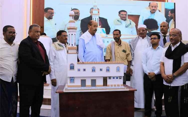 اختتام فعاليات الوفاء للفقيد الأستاذ عبيد عبود عليان بمديرية تريم