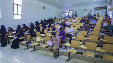 ارتياح طلابي لسير امتحانات كلية العلوم الإدارية بجامعة عدن
