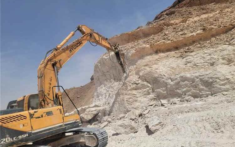 استمرار تنفيذ مشروع توسعة عقبة خفعة بتمويل من السلطة المحلية في شبوة