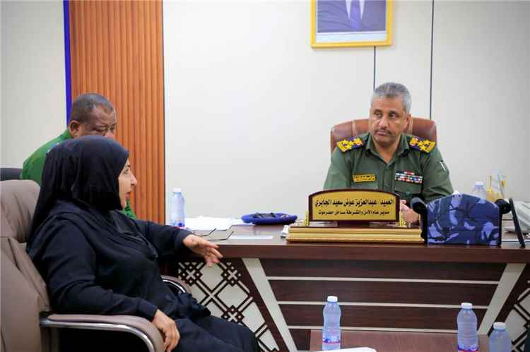 الجابري يبحث مع مدير عام إذاعة المكلا آفاق العمل المشترك في المجال الإعلامي