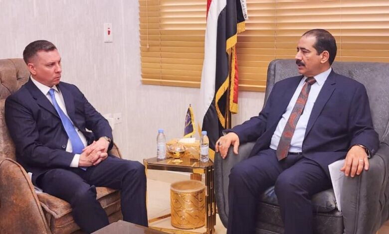 الحكومة اليمنية تناقش مع واشنطن توسيع التعاون في مكافحة الإرهاب ومواصلة التعاون الأمني وبناء القدرات