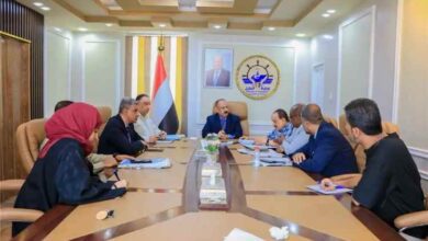 الحكومة تُسرّع اعتماد ميناء قنا.. ووزير النقل يوجه باستكمال الإجراءات النهائية للمشروع