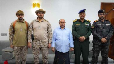 الخنبشي وقيادة قوات التحالف بحضرموت والمهرة يكرمون منتسبي إدارة مكافحة المخدرات بساحل حضرموت