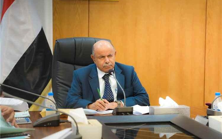 الخنبشي يؤكد أهمية رفد المستشفيات والمرافق الصحية الحكومية بالكوادر الطبية المؤهلة
