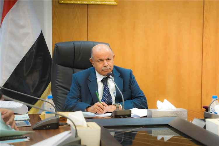الخنبشي يؤكد أهمية رفد المستشفيات والمرافق الصحية الحكومية بالكوادر الطبية المؤهلة