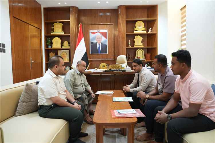 الخنبشي يؤكد دعم المبادرات الرياضية الهادفة إلى ترسيخ قيم السلام
