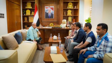 الخنبشي يدعو إلى توسيع تدخلات برنامج الغذاء العالمي في حضرموت وتعزيز برامج التغذية المدرسية