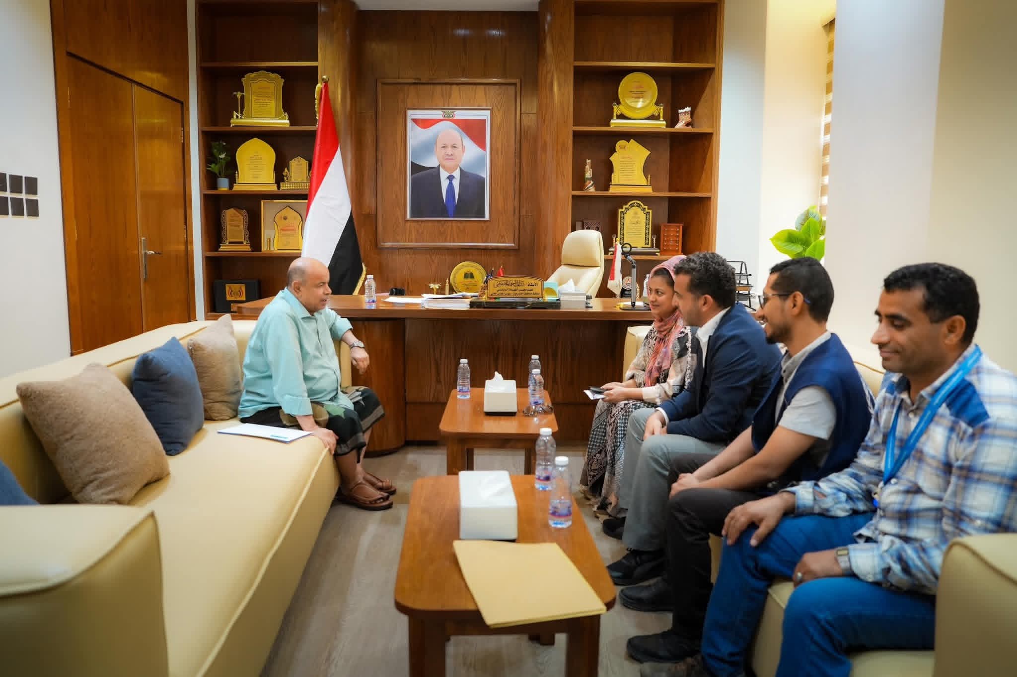 الخنبشي يدعو إلى توسيع تدخلات برنامج الغذاء العالمي في حضرموت وتعزيز برامج التغذية المدرسية