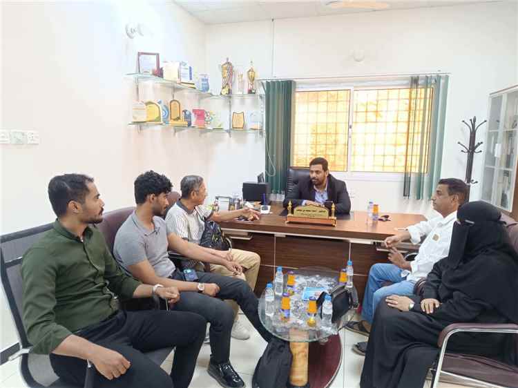 الدكتور بن نويصر يلتقي مؤسسة الطبيب الزائر التنموية لمناقشة تدخلاتها في القطاع الصحي بساحل حضرموت
