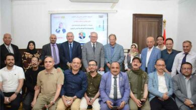 الرئيس علي ناصر محمد يحضر حفل توقيع كتاب "شبكات التواصل الاجتماعي والمصالحة الوطنية في اليمن" ويؤكد أهمية ترسيخ ثقافة السلام