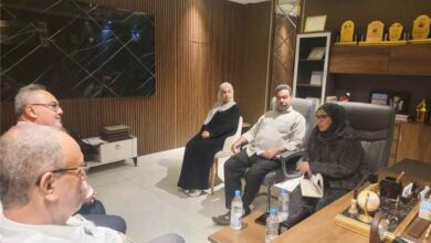 السباعي تؤكد أهمية تنظيم المشاركة المجتمعية وتعزيز الشراكة مع السلطات المحلية للارتقاء بالخدمات الصحية في مديرية صيرة