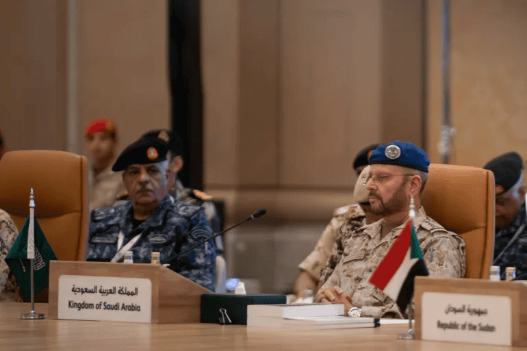 السعودية تقود تحالفًا دولياً دفاعيًا جديدًا.. 14 دولة تؤسس قوة لحماية باب المندب والبحر الأحمر .. تعرف على الدول المؤسسة