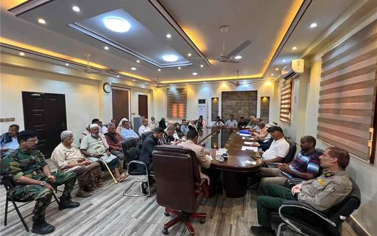 السلطة المحلية بالشيخ عثمان تعقد اجتماعها الدوري السابع وتستعرض إنجازات المكاتب التنفيذية