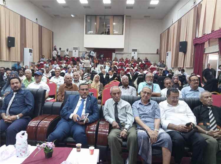 المشهد اليمني - السلطة المحلية بالعاصمة عدن تُحيي حفل تأبين الأديب والمسرحي الراحل سعيد عولقي