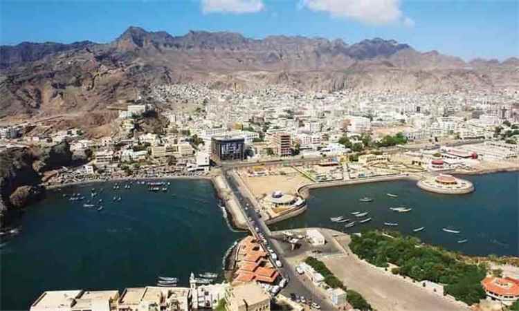 السلطة المحلية بصيرة تحذر مرتادي البحر من السباحة بسبب اضطراب الأحوال الجوية