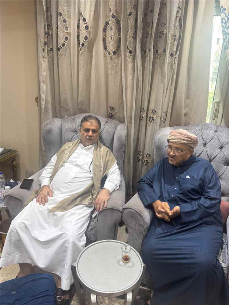 الشيخ أحمد صالح العيسي يستضيف الأستاذ ناصر عوض موسى في لقاء أخوي جامع