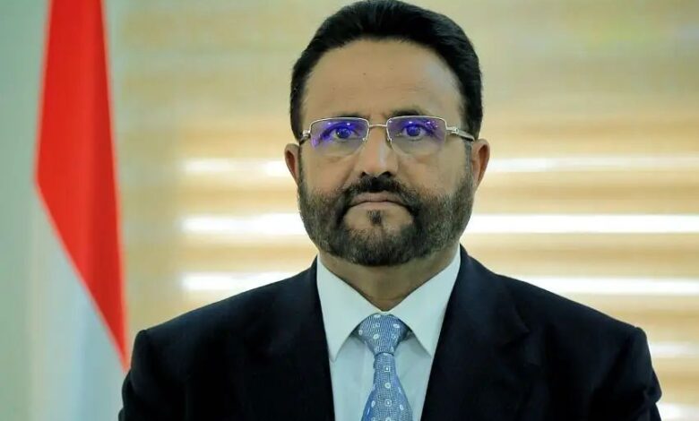 العرادة يلتقي مسؤولا صينيًا ويدعو لمواقف أكثر حزمًا ضد الحوثيين وممارسة ضغط أكبر على إيران