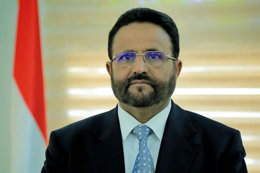 العرادة يلتقي مسؤولا صينيًا ويدعو لمواقف أكثر حزمًا ضد الحوثيين وممارسة ضغط أكبر على إيران