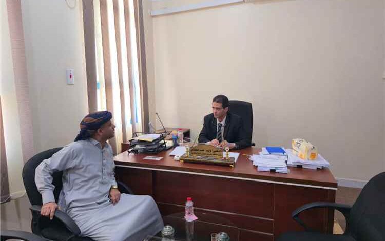 العطاس يبحث مع المدير العام للإدارة العامة للواجبات الزكوية بساحل حضرموت تعزيز الأداء وتطوير آليات التحصيل