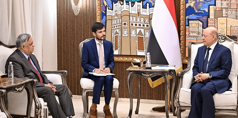 العليمي: المجتمع الدولي مطالب باعتبار الحوثيين جزءاً من شبكة تهديدات إقليمية متداخلة وأنشطتهم تهدد أمن البحر الأحمر والدول الآسيوية