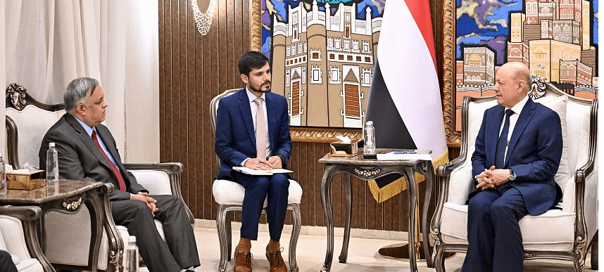 العليمي: المجتمع الدولي مطالب باعتبار الحوثيين جزءاً من شبكة تهديدات إقليمية متداخلة وأنشطتهم تهدد أمن البحر الأحمر والدول الآسيوية