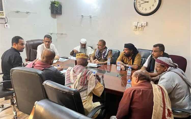 العمودي يناقش مع جمعية العباري بحضرموت أوضاع الجمعية وسير عملها