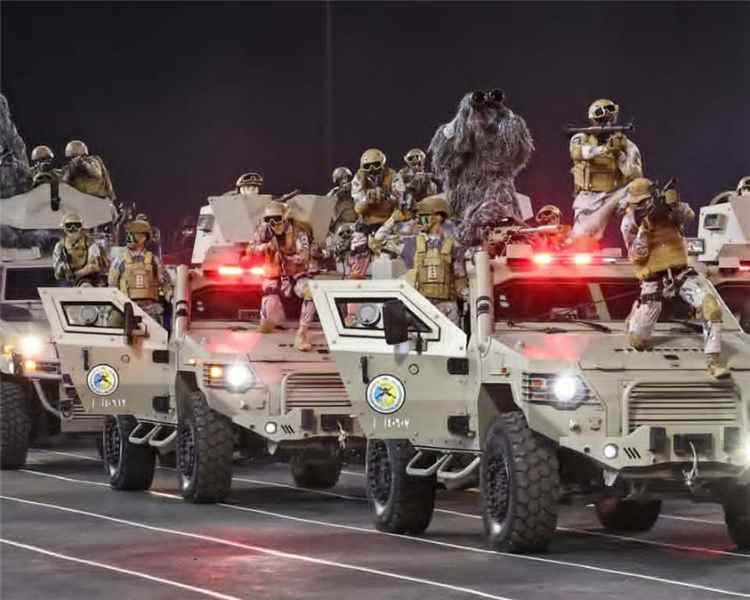 الكشف عن استعدادات عسكرية سعودية ضخمة لهجوم بري وبحري ضد الحوثيين في اليمن