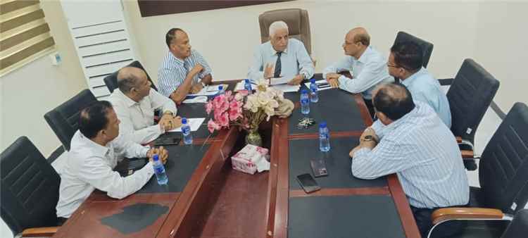 اللجنة التحضيرية لكلية الطب بجامعة لحج تناقش مقترح بدء الدراسة مطلع العام 2026 - 2027