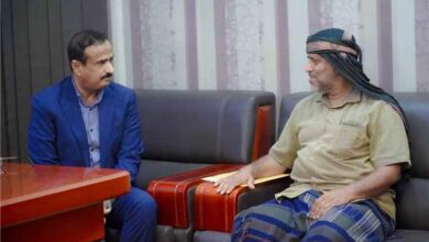 المحافظ بن الوزير يؤكد مواصلة دعم الأولويات الخدمية والتنموية لمديرية عرماء