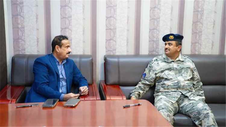 المحافظ بن الوزير يشدد على تعزيز جاهزية خفر السواحل لحماية السواحل والمنشآت الحيوية ودعم تأمين استئناف تصدير النفط