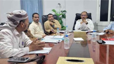 المدير العام لمؤسسة المياه بساحل حضرموت يلتقي مدراء الفروع ويطّلع على الأوضاع المالية والإدارية والفنية بها