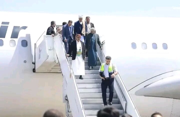 المكاسب والخسائر لـ ''معركة الاثنين'' بشأن الطائرة الإيرانية وقصف مطار صنعاء