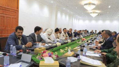 المكتب التنفيذي بمأرب يقر إجراءات لتحسين الخدمات ويستعرض أوضاع النازحين والتنمية