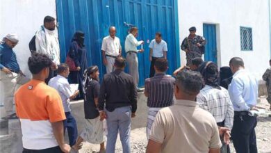 النيابة العامة تغلق مستودعًا في لحج وتباشر التحقيق في قضية غش تجاري وتقليد علامات عالمية