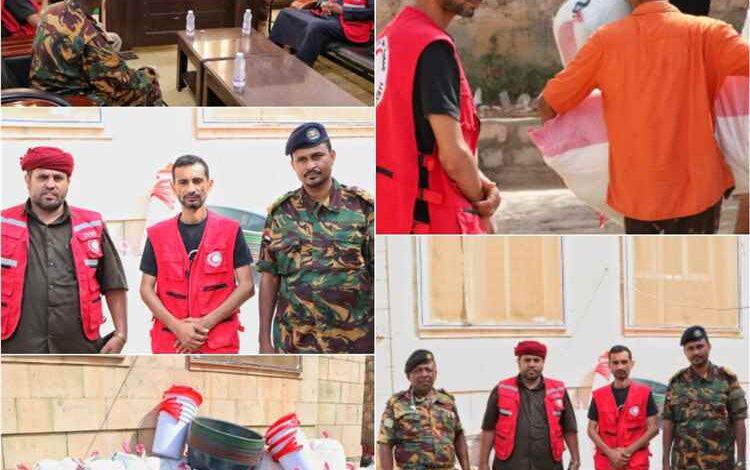 الهلال الأحمر بالمهرة يوزّع مساعدات إيوائية وصحية على السجن المركزي