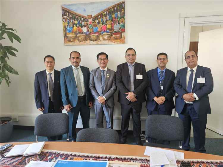 الوزير السقطري يبحث مع (الفاو) تعزيز التعاون في مجالات وقاية النبات والمناخ والتنوع البيولوجي