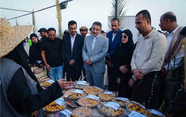الوزير دماج يدشن القرية التراثية وكرنفال القوافل الثقافية ضمن فعاليات موسم البلدة السياحي 2026