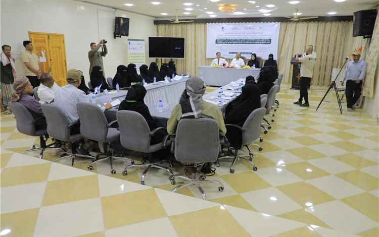 الوكيل جمعان بارباع  يدشن ورشة لتعزيز مشاركة المرأة في صنع القرار المحلي