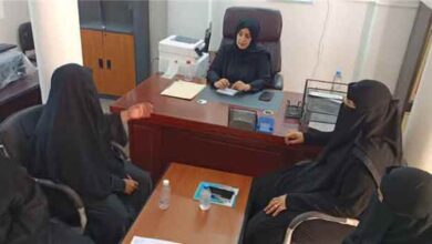 الوكيلة الحضرمي تتفقد مكتب تنمية المرأة بتريم وتؤكد دعم تمكين النساء وتعزيز دورهن التنموي