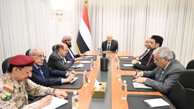 اليمن يهاجم أذرع إيران بعد استهداف منشآت السعودية.. ويطالب بتحرك دولي لوقف التصعيد