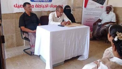 باحشوان يشهد اختتام دورة الخياطة بمركز الأسر المنتجة وتنمية المجتمع بوادي حضرموت بمشاركة 33 متدربة