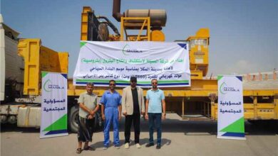بترومسيلة تسلّم مولداً كهربائياً لدعم فعاليات موسم البلدة السياحي بالمكلا