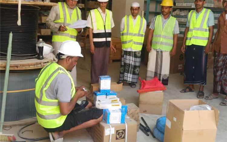 بتمويل البنك الدولي.. المؤسسة المحلية للمياه والصرف الصحي بوادي حضرموت تتسلم آلية "لودر كرين" لتعزيز أعمال الصيانة