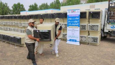 بدعم كويتي .... تدشين مشروع لتوزيع ألف مكيف على الأسر النازحة والأشد احتياجًا في مأرب