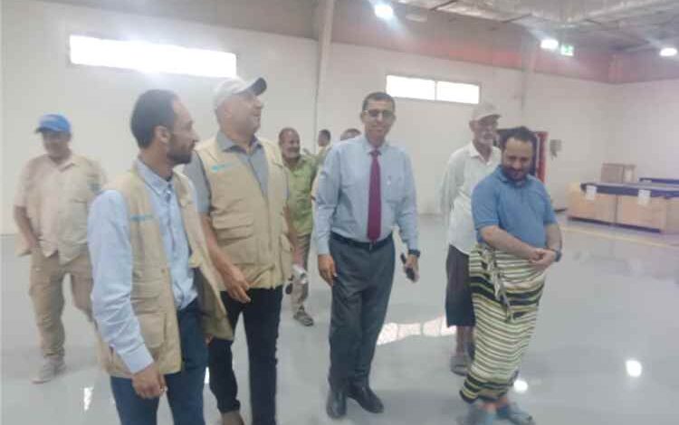بدعم وتمويل من منظمة اليونيسف.. مكتب الصحة بلحج يتسلم مبنى المخازن المركزي للتحصين بعد إعادة تأهيله وتجهيزه بكلفة 500,000 خمسمائة ألف دولار