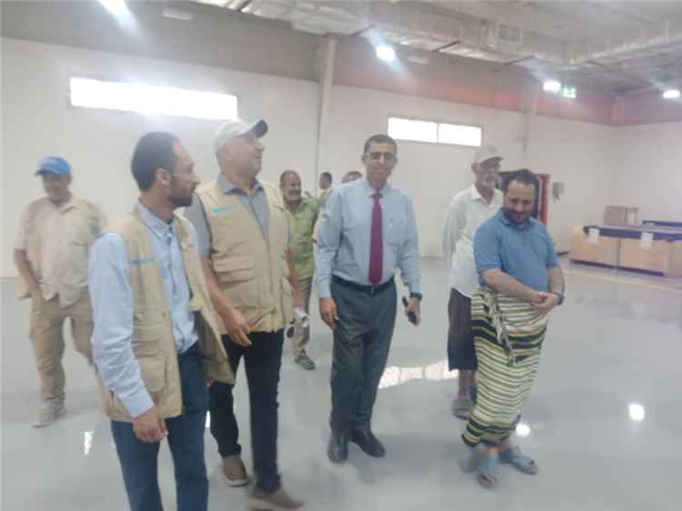 بدعم وتمويل من منظمة اليونيسف.. مكتب الصحة بلحج يتسلم مبنى المخازن المركزي للتحصين بعد إعادة تأهيله وتجهيزه بكلفة 500,000 خمسمائة ألف دولار