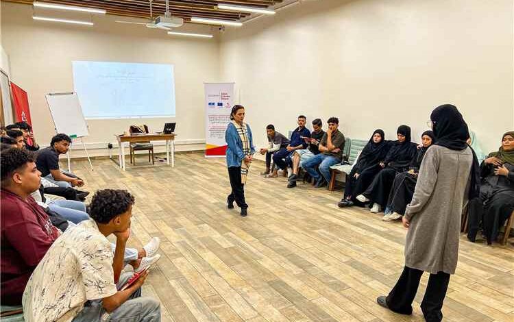 بن جرادي يطّلع على سير برامج التدريب الفني للمسرح في سينما برافين (أروى)