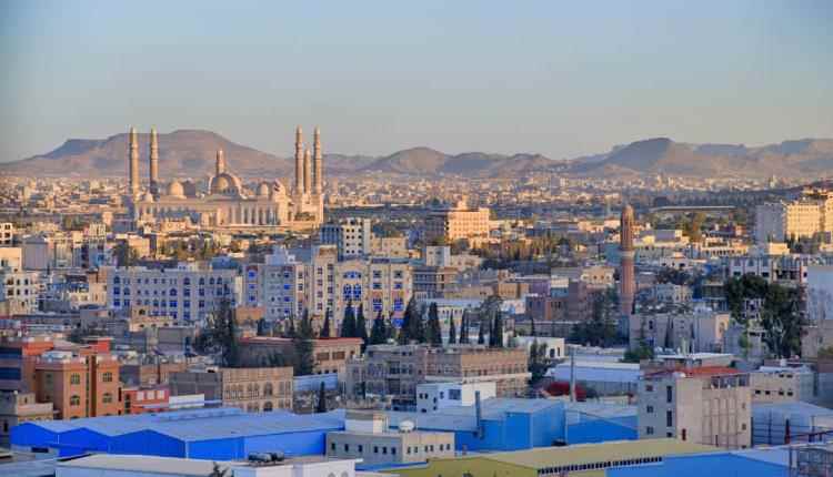 تحليق طيران في سماء صنعاء يعقبه انفجار مدوٍ